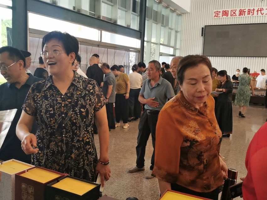 點擊查看實際尺寸<br>標題：名流村酒業 閱讀次數：975