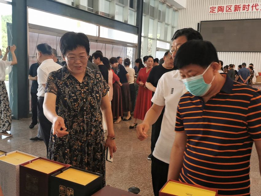 點擊查看實際尺寸<br>標題：名流村酒業 閱讀次數：1004